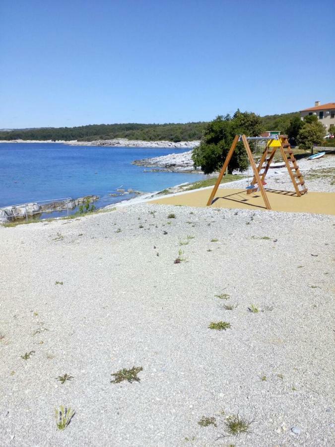 Apartman Knapic Koromačno Exteriör bild
