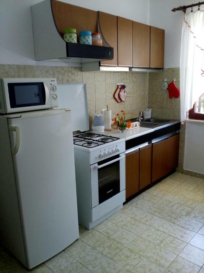 Apartman Knapic Koromačno Exteriör bild