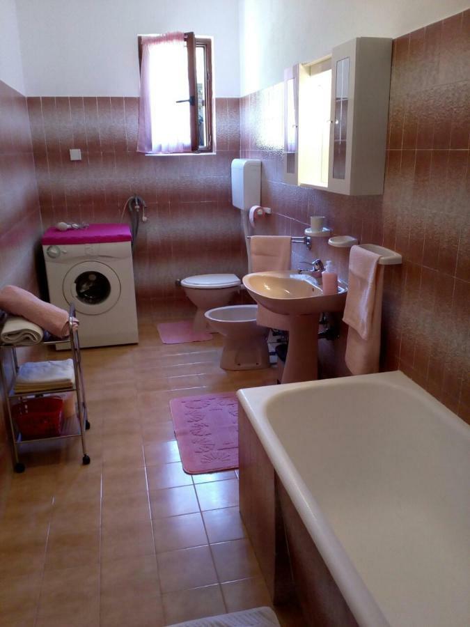Apartman Knapic Koromačno Exteriör bild