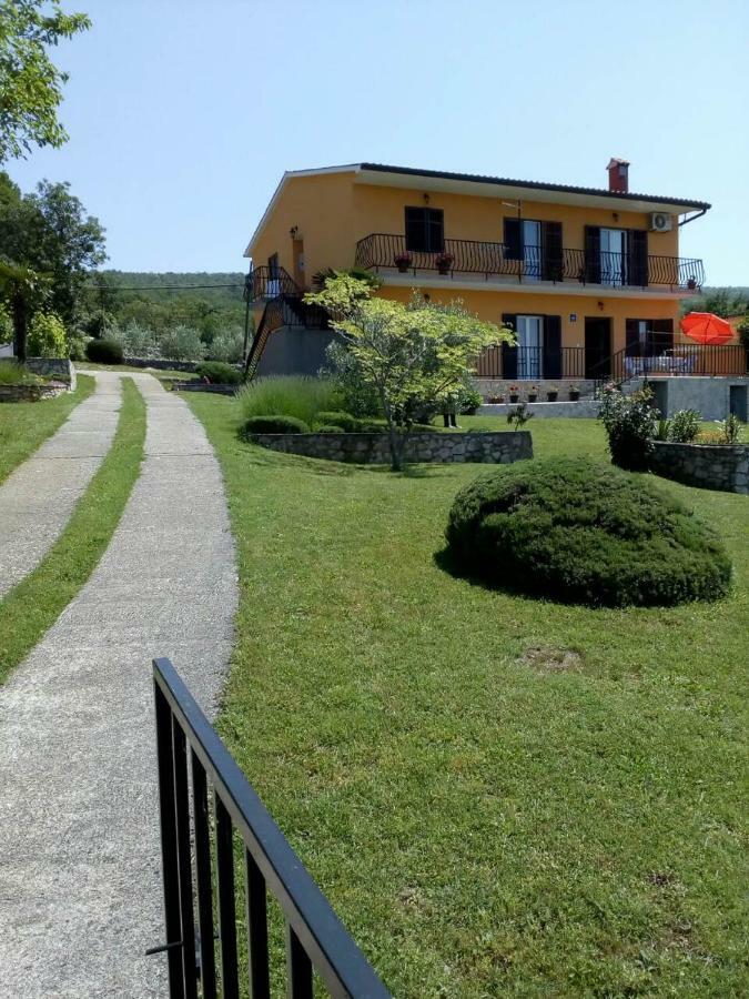 Apartman Knapic Koromačno Exteriör bild